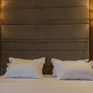 Hotel Deluxe & Executive By Rafaelo *****
